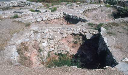 Mycenae. Graves in Circle B