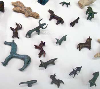 Votive bronze figurines from the Geometric Period