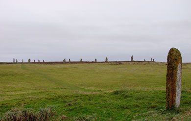 Comet Stone looking towards the Ring of Brodgar