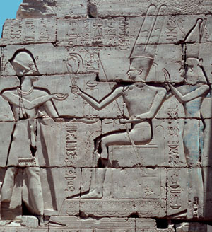 Ramesses making offerings to Amun and Mut from the Ramesseum